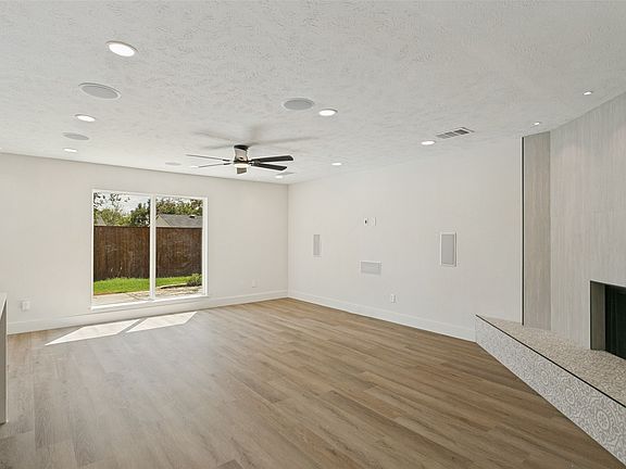5th image of 540 Hanover Dr