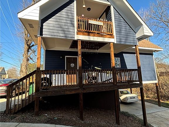 4th image of 476 1st St