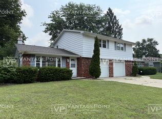 1711 Edgehill Dr, Green Bay, WI 54304