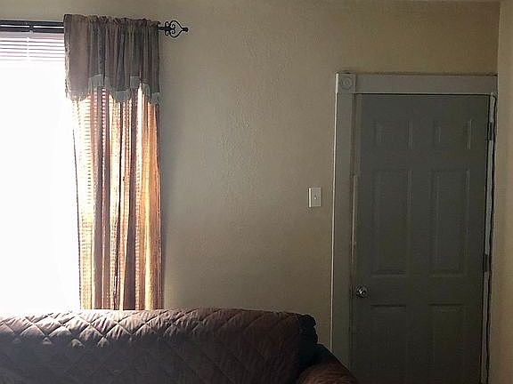3rd image of 5914-5916 Wanda Ave