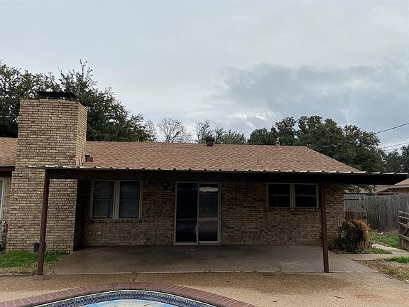 3rd image of 2413 Monterrey Dr