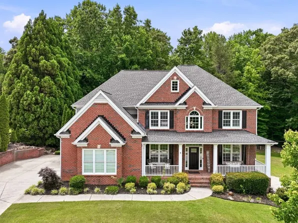 411 Hunting Hills Dr, Braselton, GA 30517