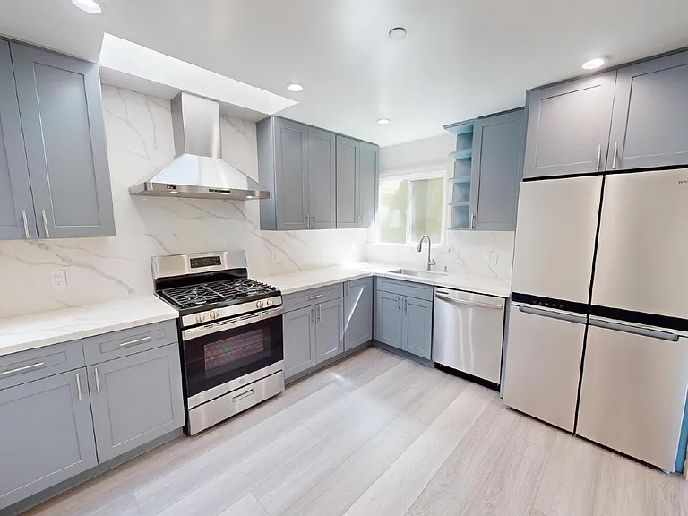 150 Frankfort St — Photo 2