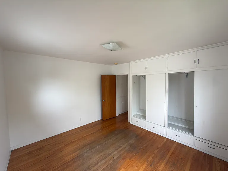 1042 S Sherbourne Dr #4 — Photo 15