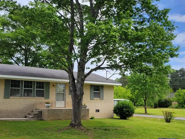 107 S Cherokee Cir, Tunnel Hill, GA 30755