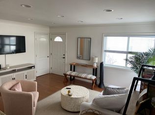 142 1st St #B, Hermosa Beach, CA 90254