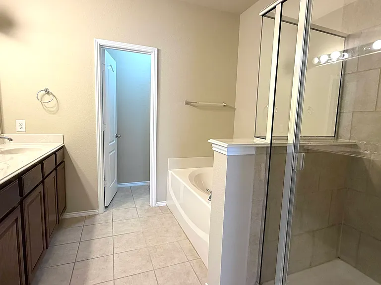2774 Waterfall Ln — Photo 8