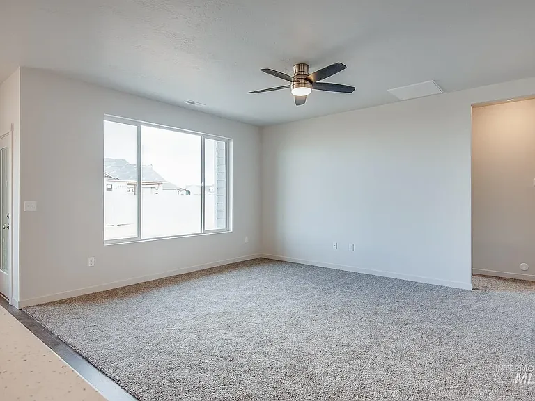 15370 Hogback Way — Photo 3