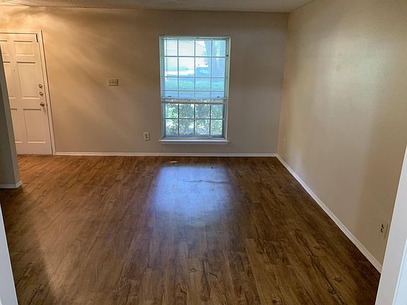 4th image of 2411 Shelby Oak Ln