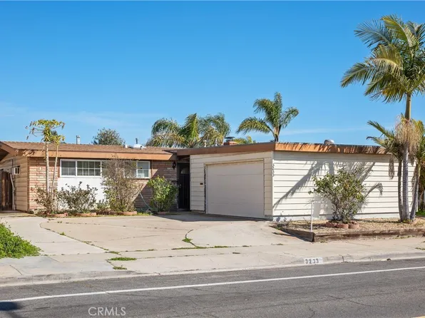3233 Mobley St, San Diego, CA 92123