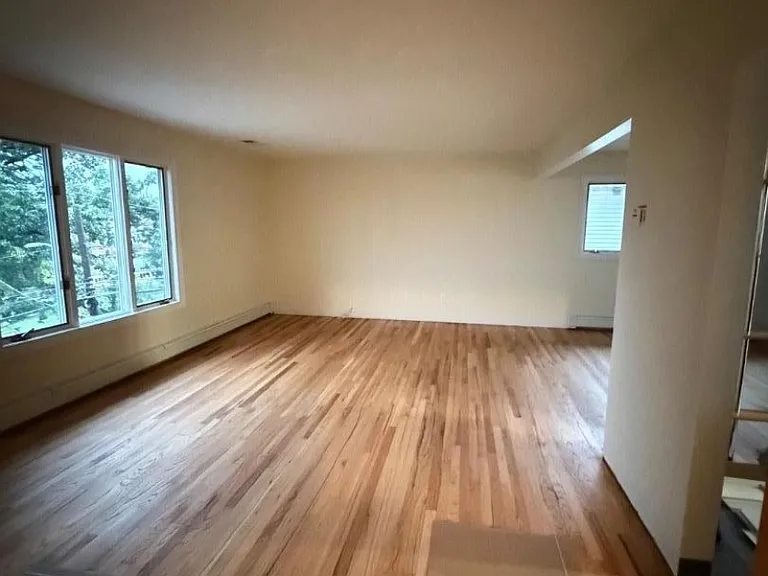 119 Cornelia St — Photo 8