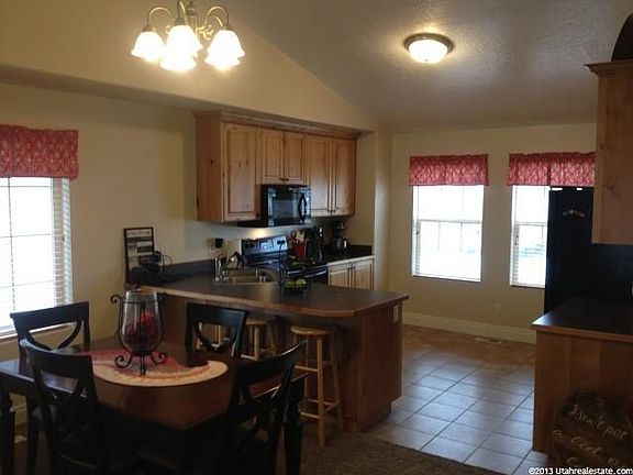 2nd image of 3015 E Somerset Dr