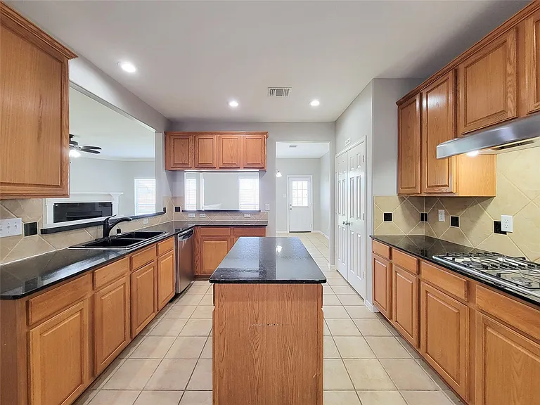 20710 Mansfield Bay Ln — Photo 19