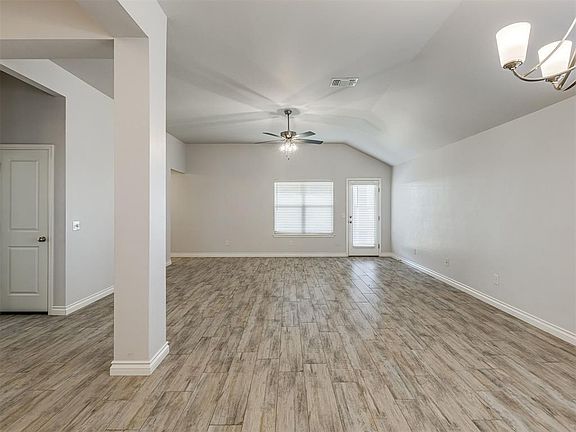 5th image of 11104 NW 131st St