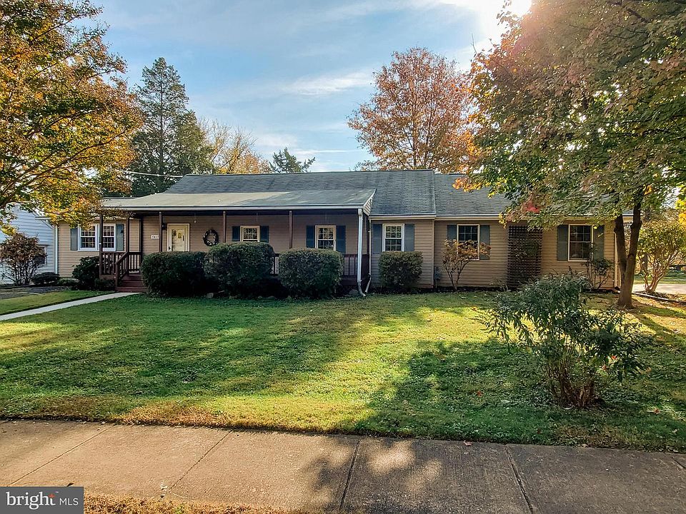 1st image of 7417 Howard Ct