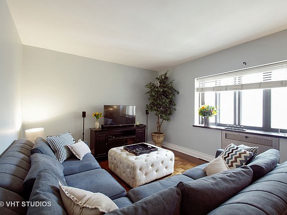 3rd image of 5044 N Marine Dr APT D6