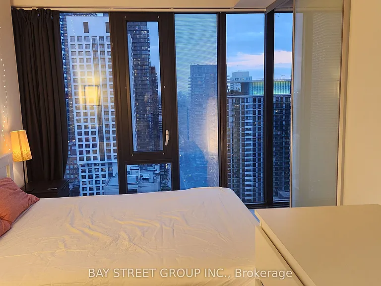 161 Roehampton Ave #3303 — Photo 12