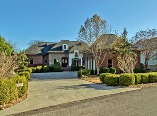105 Nunnehi Trl, Vonore, TN 37885