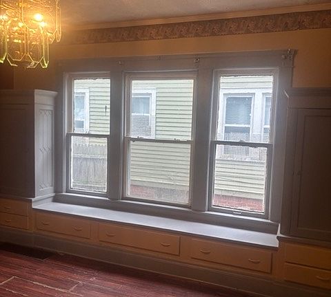 2nd image of 9122 Yale Ave