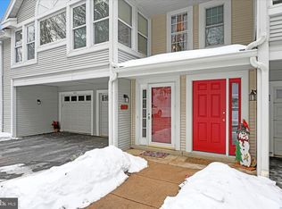401 Country Place Dr, Lancaster, PA 17601