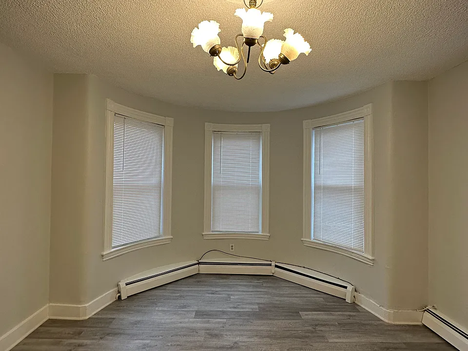 8-10 Oakland St #1