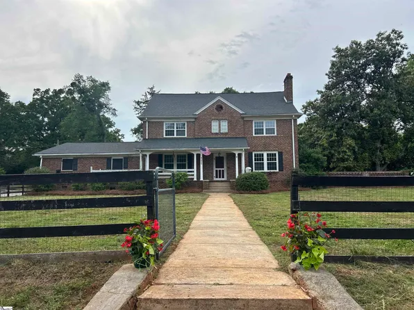838 S Harper St, Laurens, SC 29360