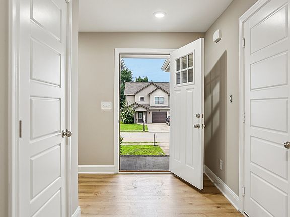 3rd image of 522 Sourwood Dr