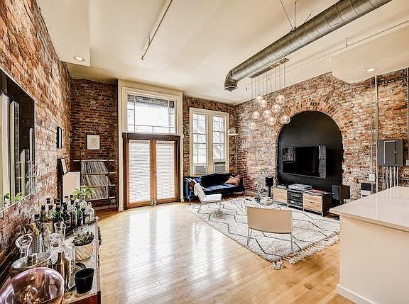 2nd image of 114 1/2 1st Ave S Ste 5