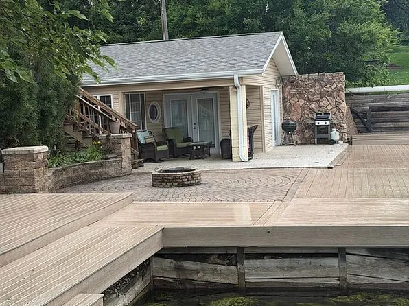 9314 Sterling Cir, Plattsmouth, NE 68048