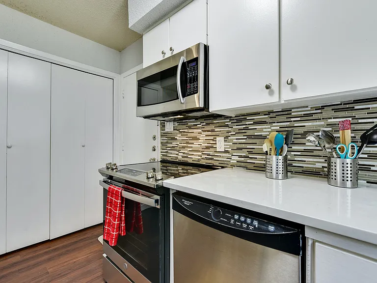 1122 Bluebonnet Ln #A — Photo 2