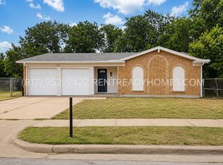 7452 Darien St, Fort Worth, TX 76140