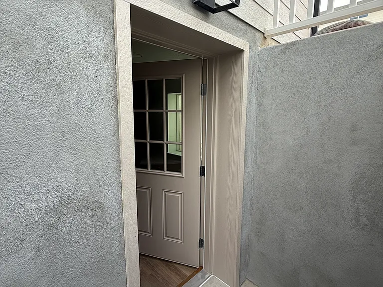 N Devers Dr — Photo 3