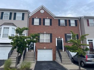 18 Ashby Ln, Newark, NJ 07103
