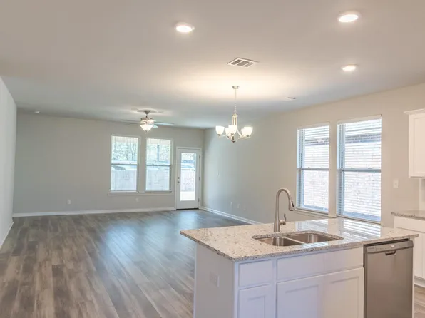 1212 Meridian Dr, Baton Rouge, LA 70820