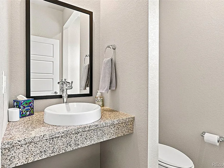 18489 W 84th Pl — Photo 10
