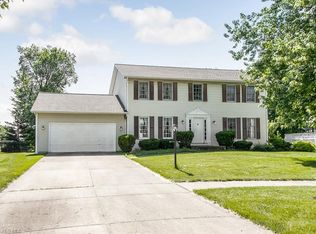 8962 Chapman Cir, Strongsville, OH 44136