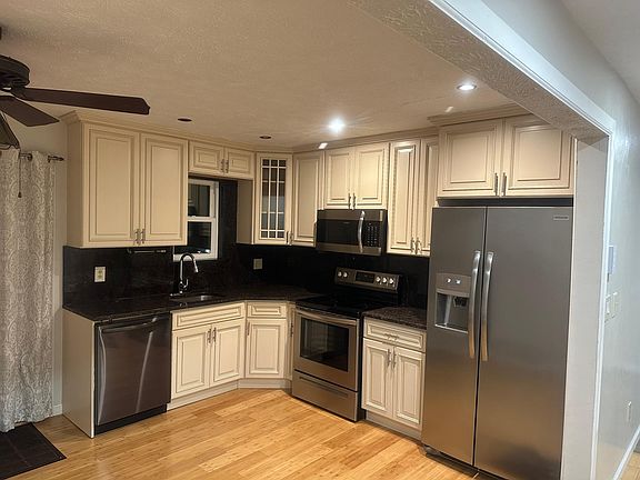 3rd image of 8907 Groundhog Way