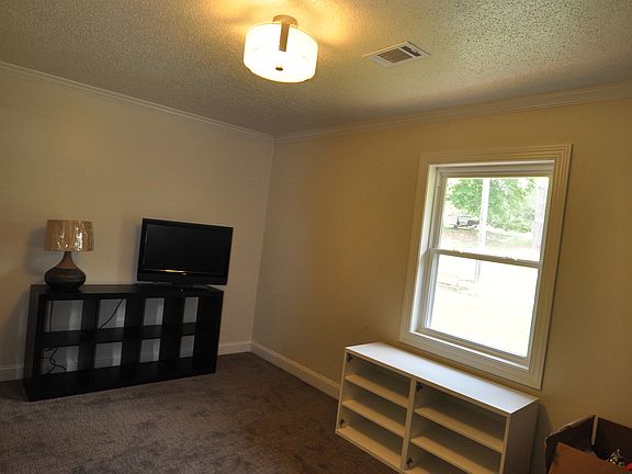 5th image of 15376 Chaise Dr