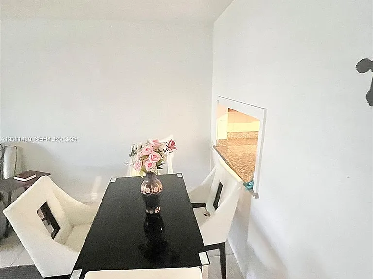 2581 Garden Dr N #203 — Photo 6