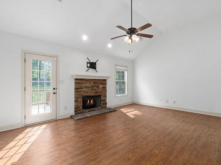 1845 Deerstand Dr — Photo 7