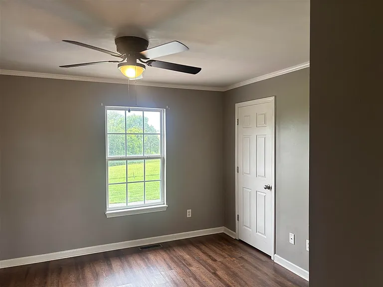 180 Coachman Ct — Photo 6