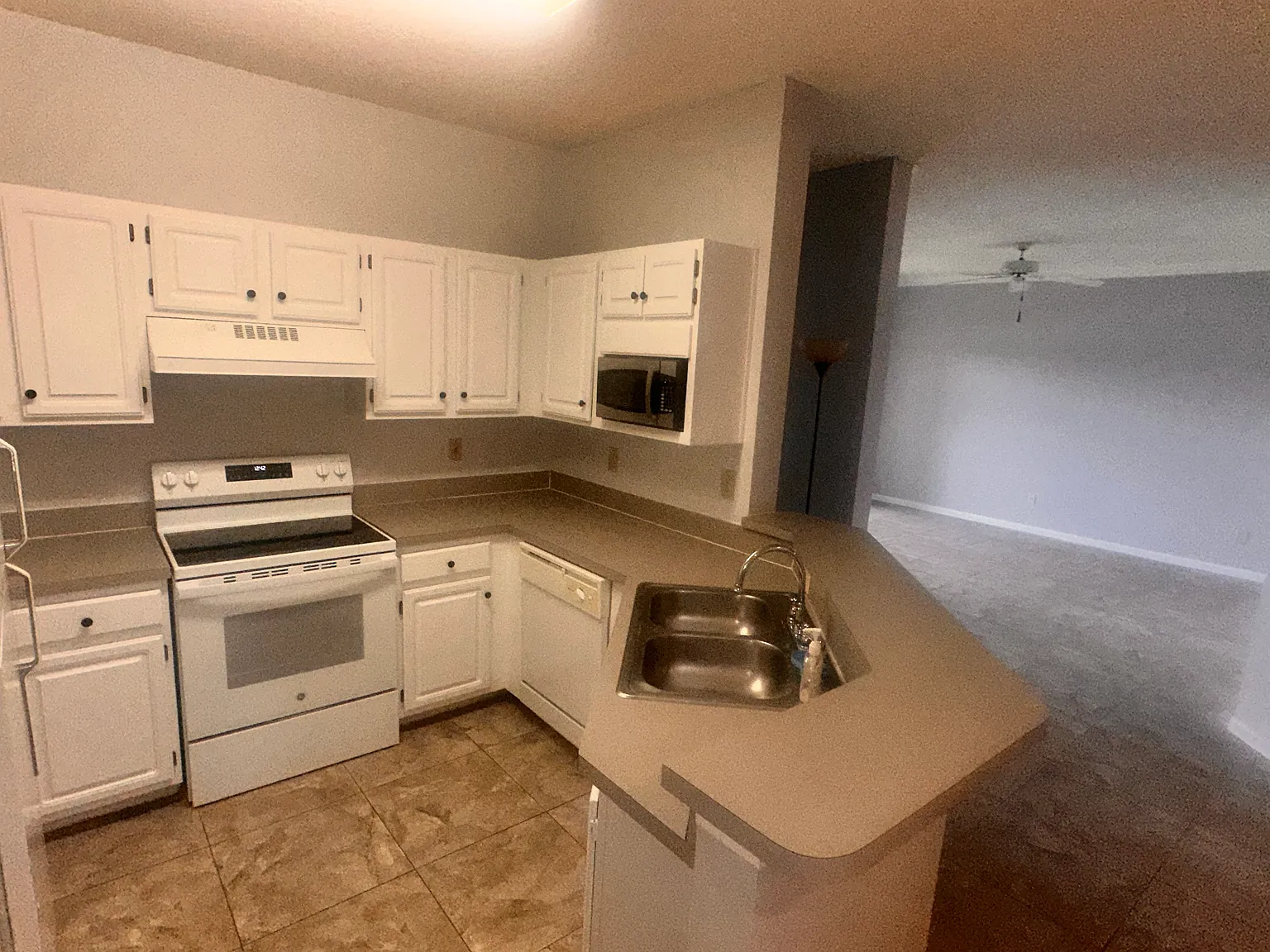 2 bed, 1145 sqft, $1,525 — Photo 2