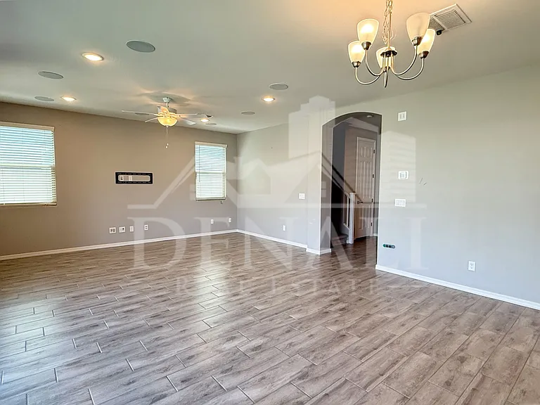 15068 W Pierce St — Photo 7
