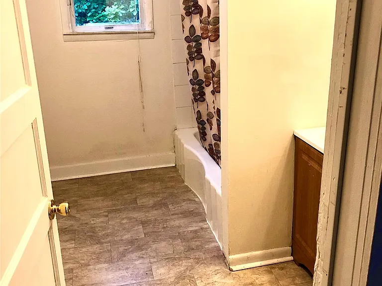 43 Broad St #2 — Photo 10