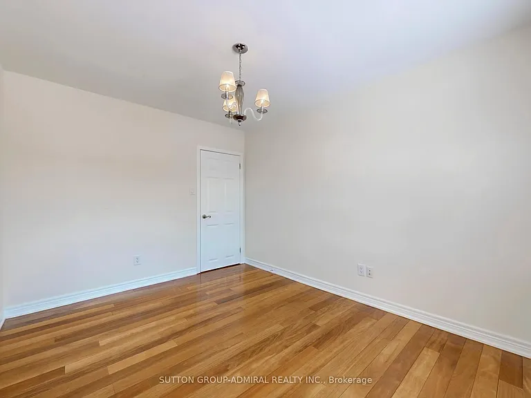 129 Crestwood Rd #UPPER — Photo 22