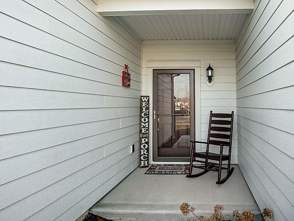 4th image of 332 Ione Ct