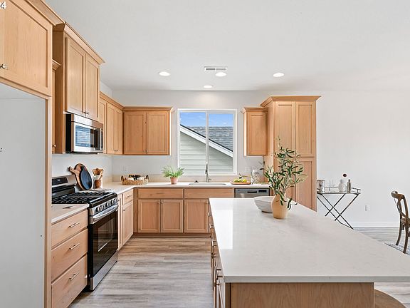 4th image of 9275 Fellowship Ave