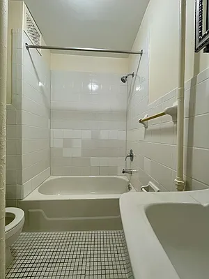 Rented by Building Equity Real Estate LLC | media 10