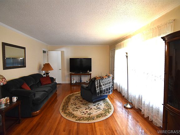 5th image of 203 Griffin St