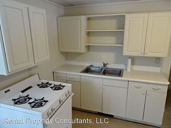 3rd image of 1645 Coit Ave NE #1